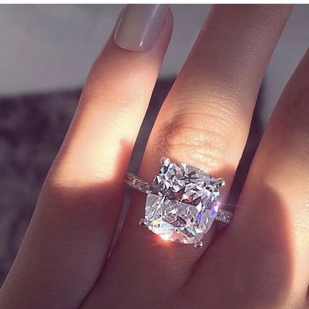 🎁SOLD🎁Sunshine 925 Silver Ring White Sapphire 5ct - Picture 2 of 7